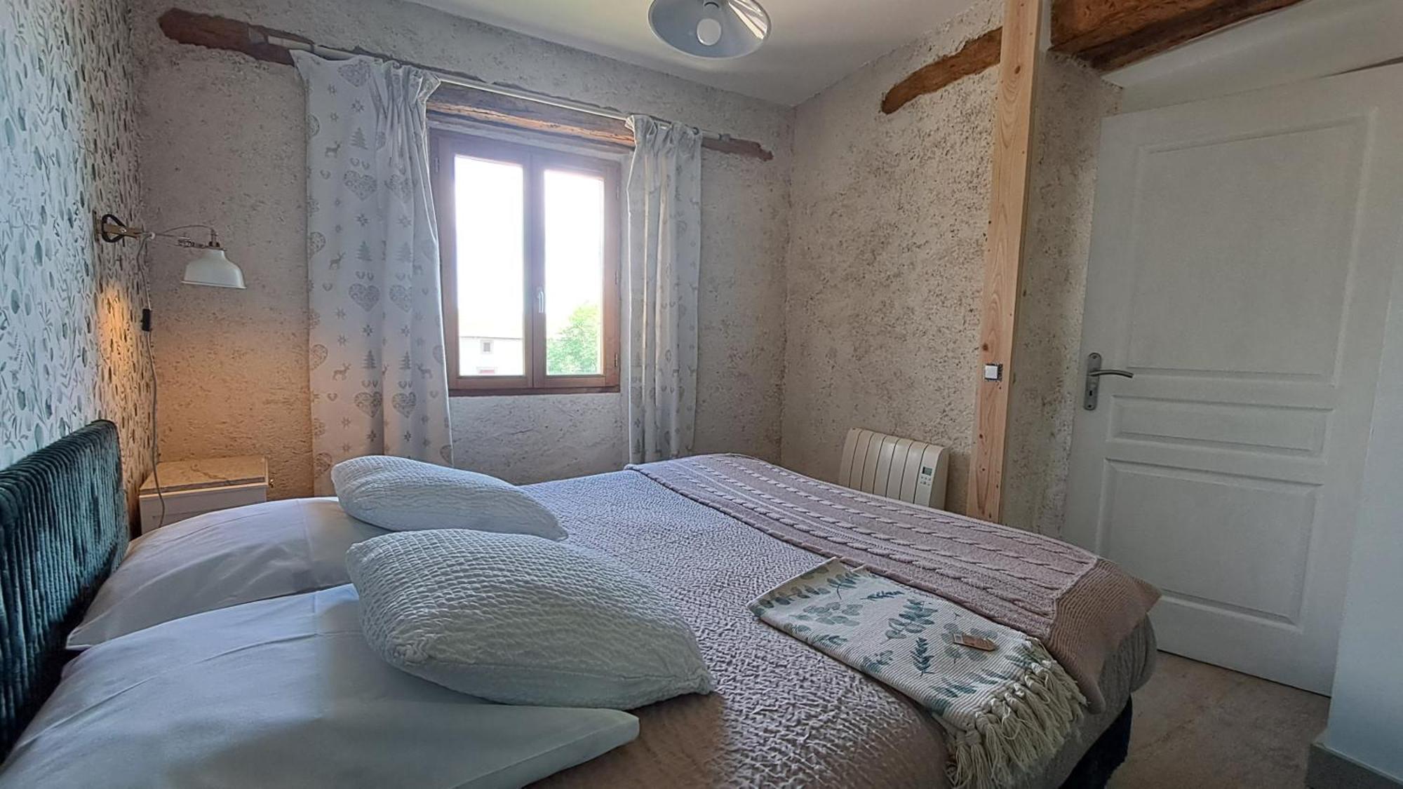 Bed and Breakfast Le Grenier Des Moineaux à Font-Romeu-Odeillo-Via Chambre photo